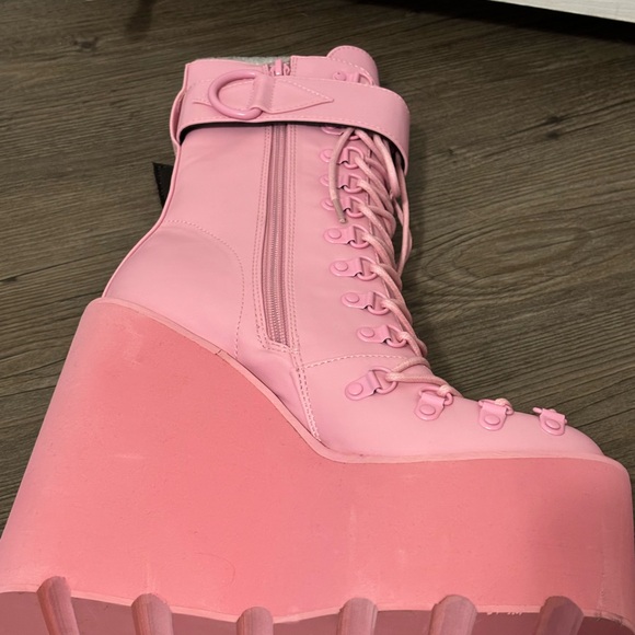 Dolls Kill / Sugar Thrillz Bubblegum Traitor Boots - Picture 9 of 11